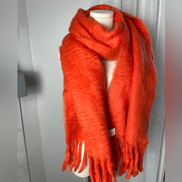 NWT Rebecca Minkoff Large Warm Woven Blanket Fringe Scarf Bright Orange - Picture 5 of 6
